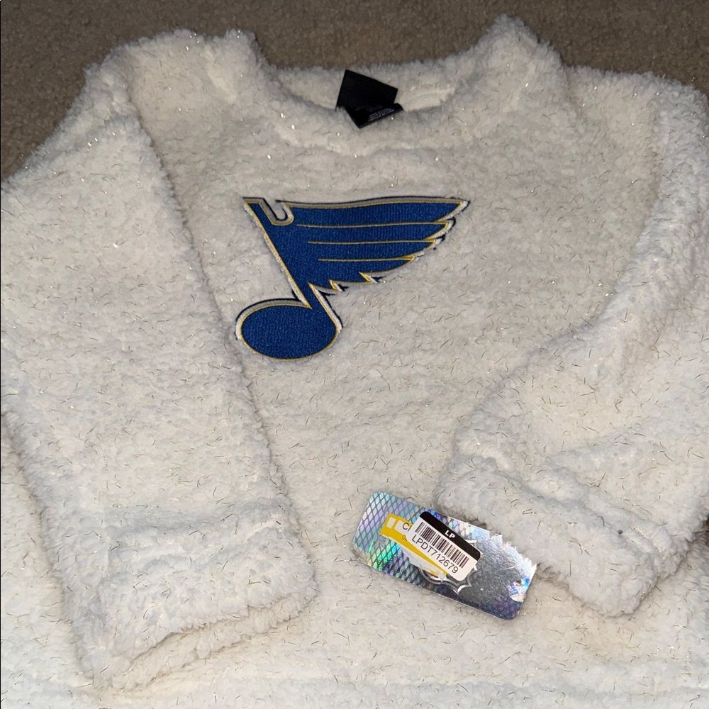 Kids Fuzzy White Sweater with Blues Logo S 6/6x NWT